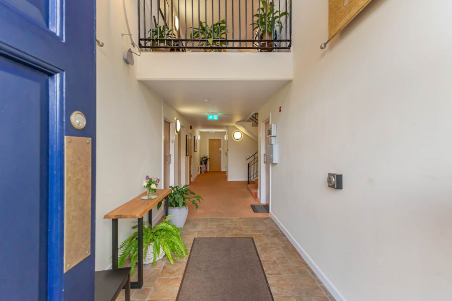 Penthouse, 8 Bayside Apartments