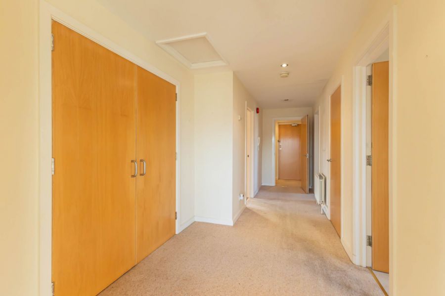 Penthouse, 8 Bayside Apartments