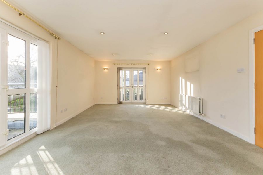 Penthouse, 8 Bayside Apartments