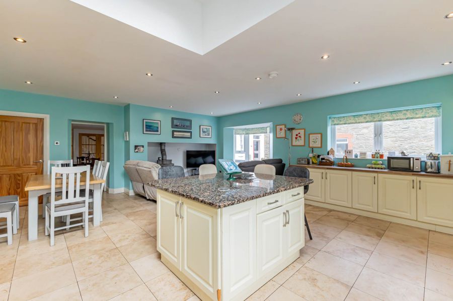 7 Dufferin Villas