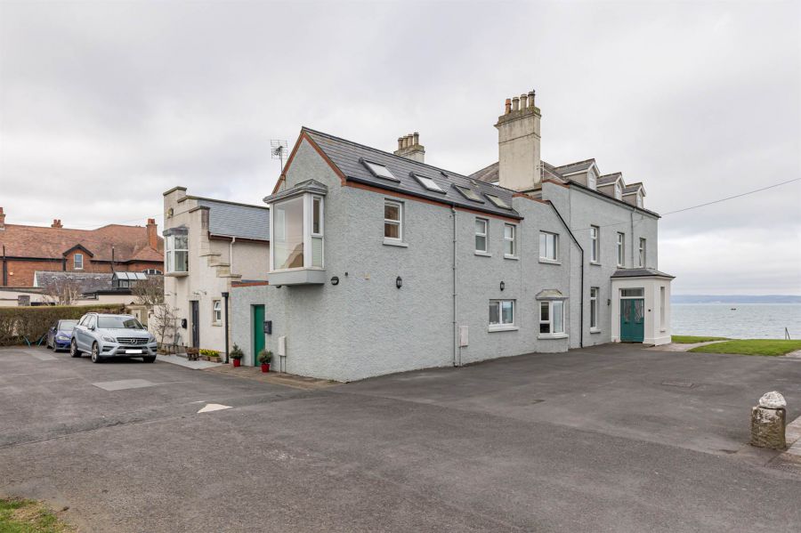 7 Dufferin Villas