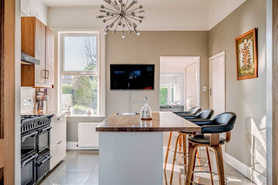 Artona, 29 Bryansburn Road
