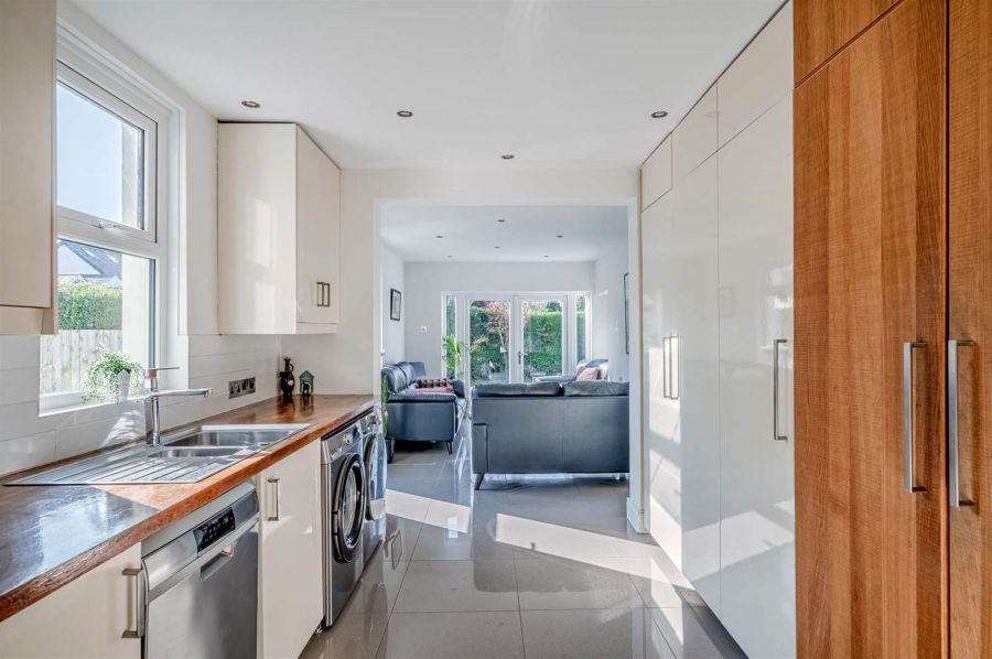 Artona, 29 Bryansburn Road