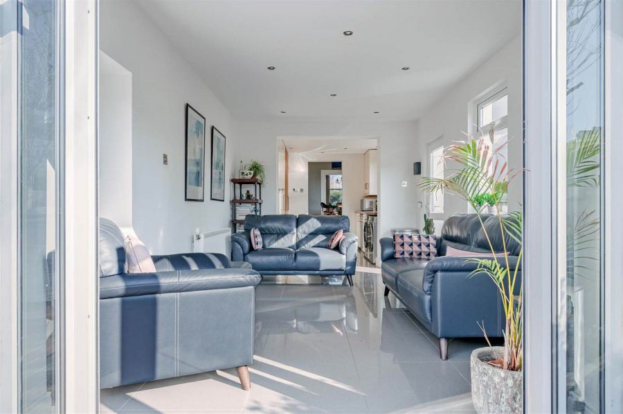 Artona, 29 Bryansburn Road