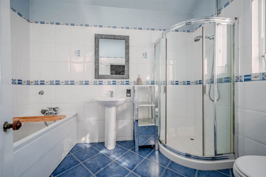Artona, 29 Bryansburn Road