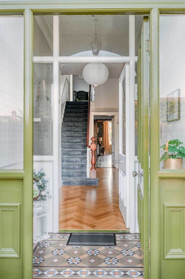Artona, 29 Bryansburn Road