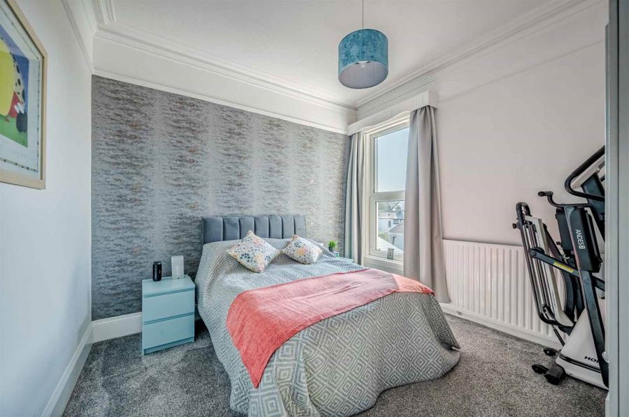 Artona, 29 Bryansburn Road