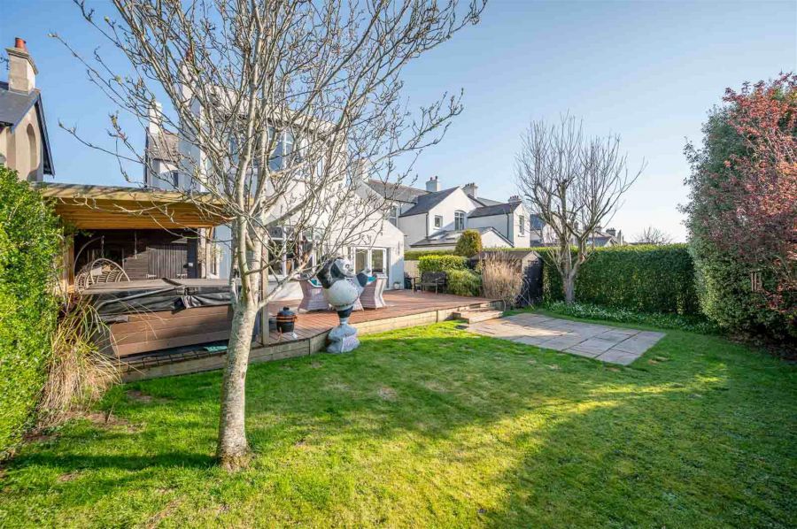 Artona, 29 Bryansburn Road