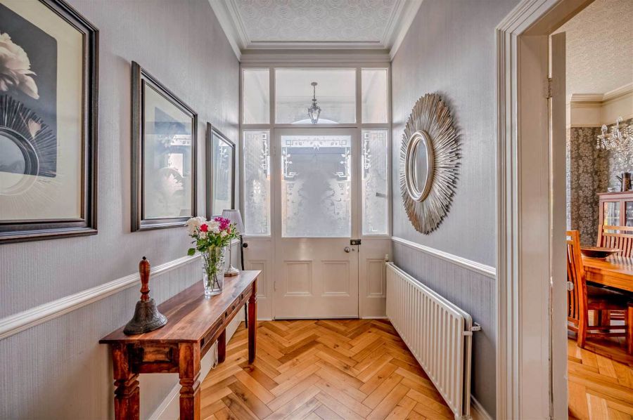 Artona, 29 Bryansburn Road
