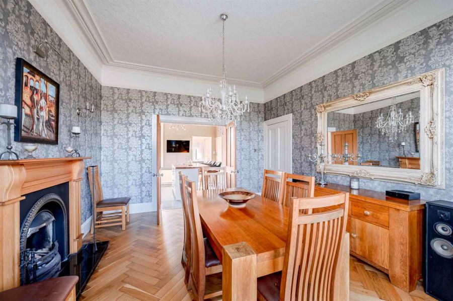 Artona, 29 Bryansburn Road