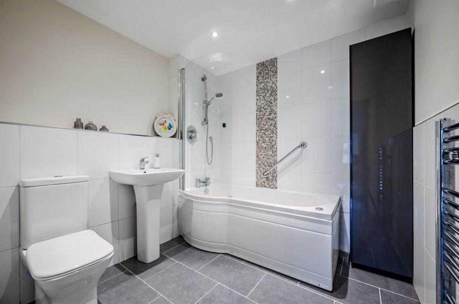Flat 2 244 Clandeboye Road