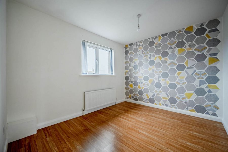 6 Meadow Close