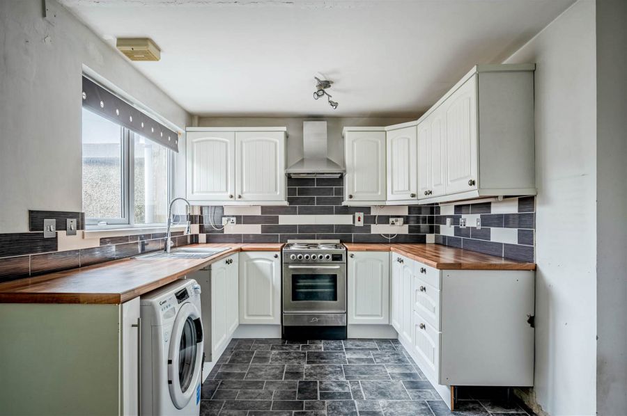 6 Meadow Close