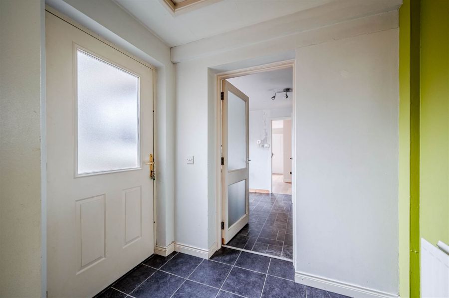6 Meadow Close