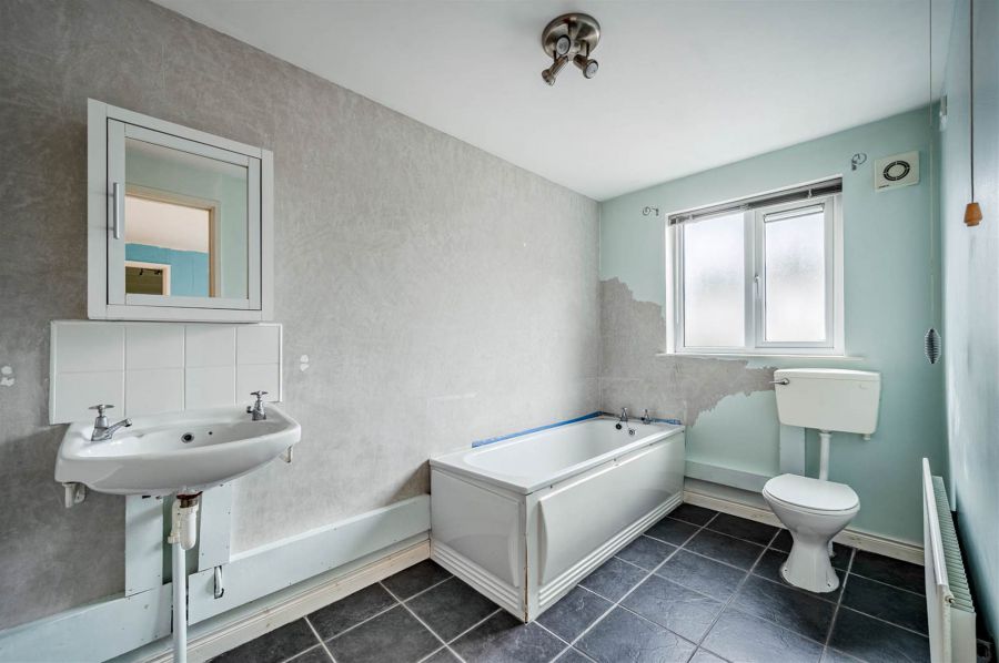 6 Meadow Close