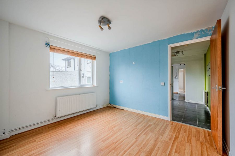 6 Meadow Close