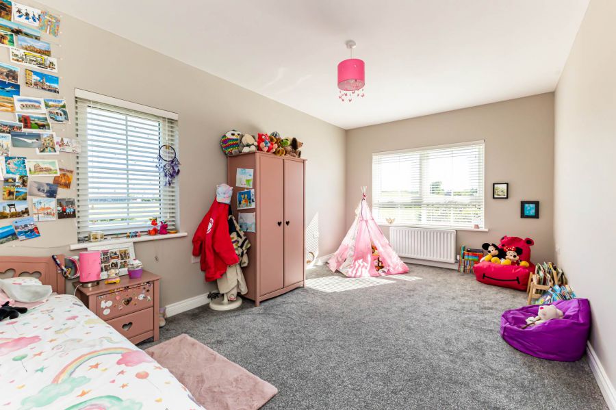 14 Rowanvale Crescent