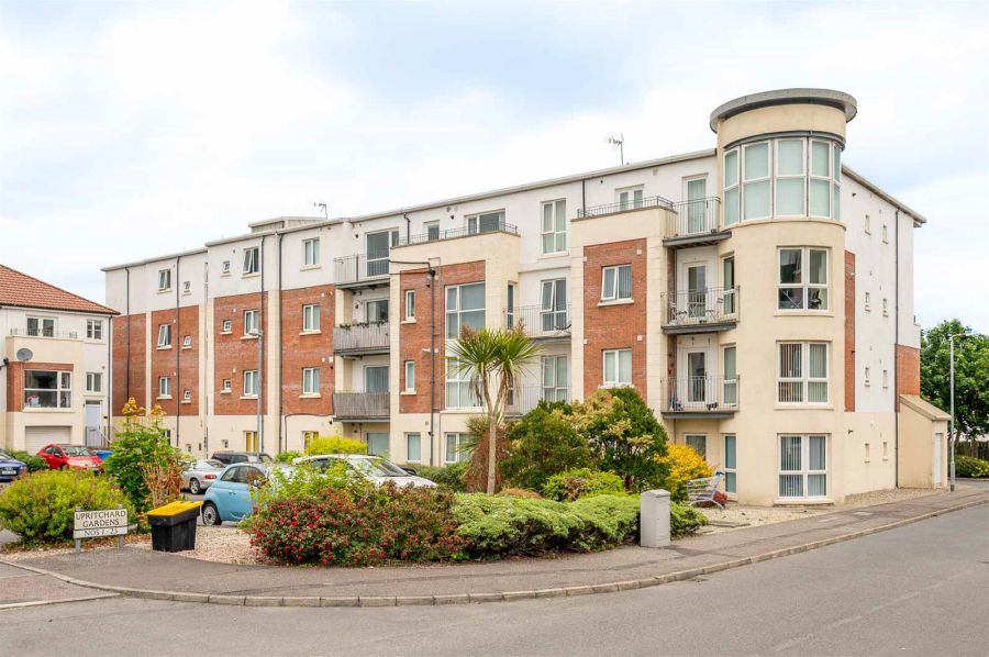 37 Upritchard Gardens,bangor, BT19 7AU