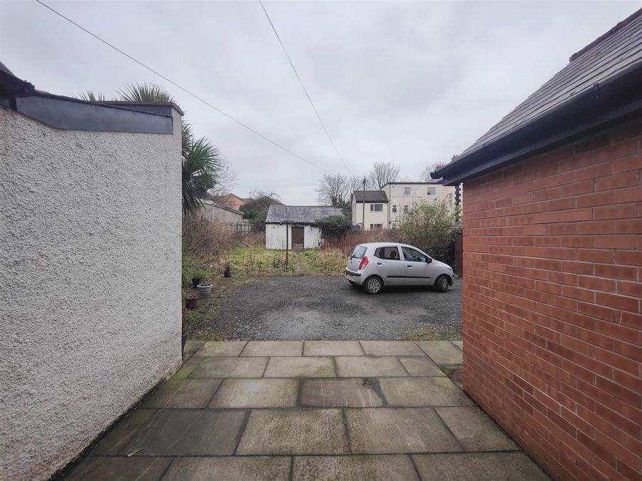 3 Ballygomartin Road