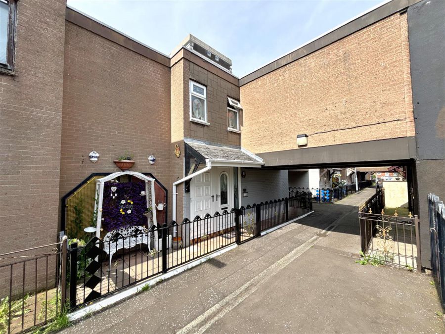 32 Bruslee Way