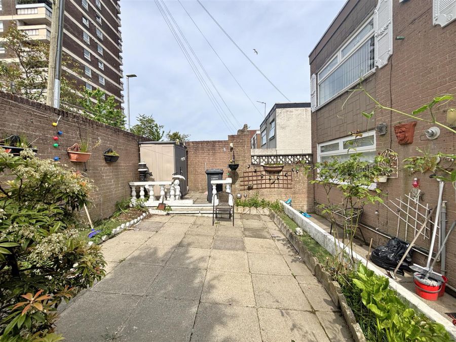 32 Bruslee Way