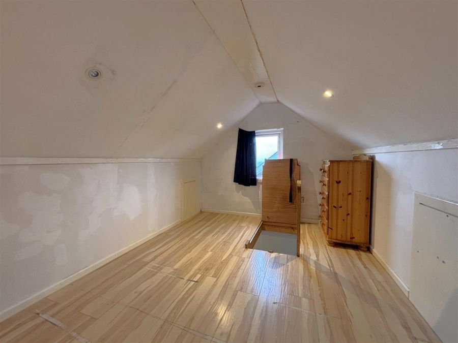 122 Joanmount Park
