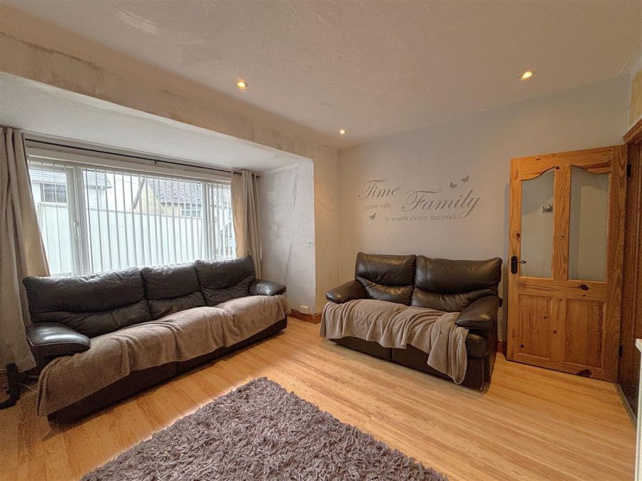 122 Joanmount Park