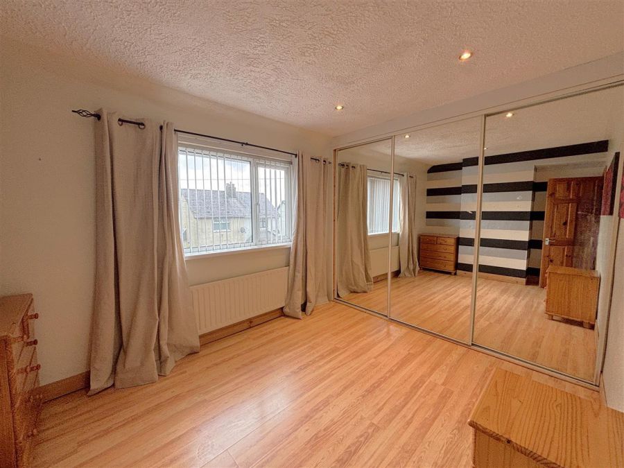 122 Joanmount Park
