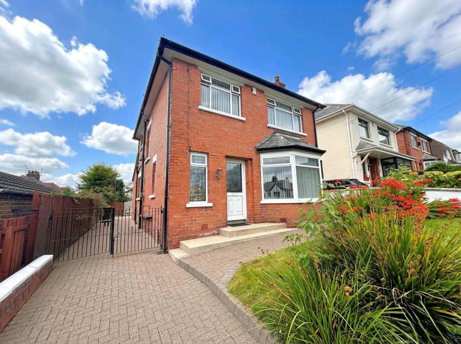 2 Strathmore Park North