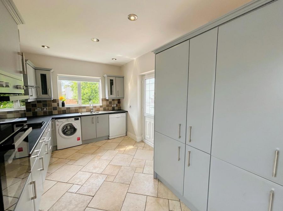 2 Strathmore Park North