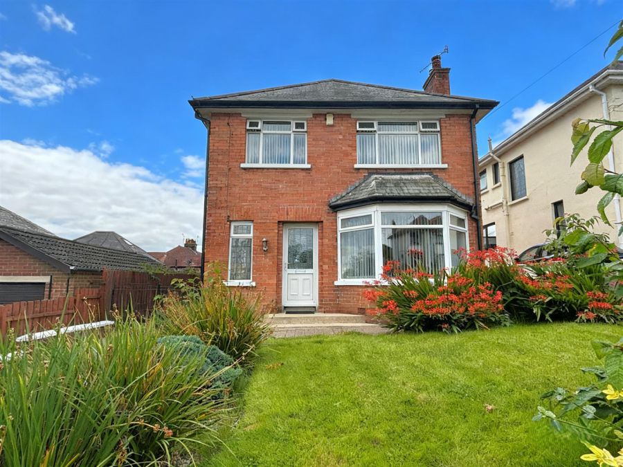 2 Strathmore Park North