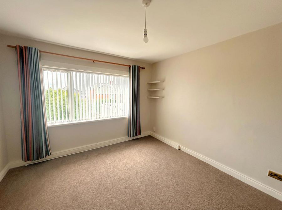 2 Strathmore Park North