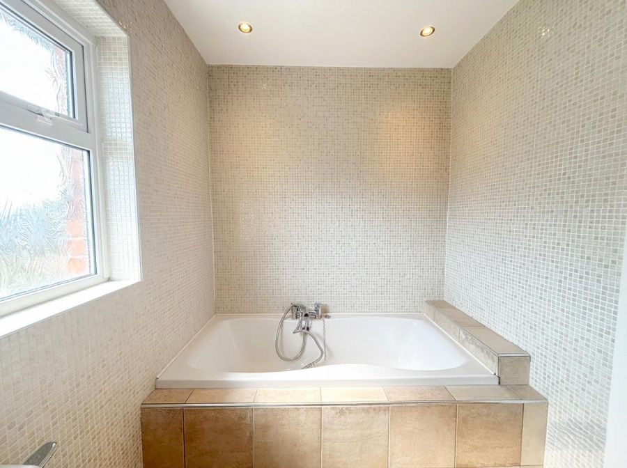 2 Strathmore Park North