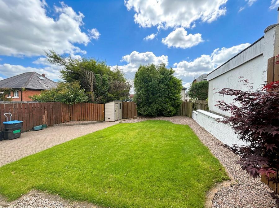 2 Strathmore Park North