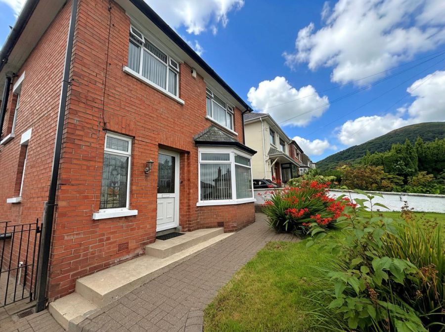 2 Strathmore Park North