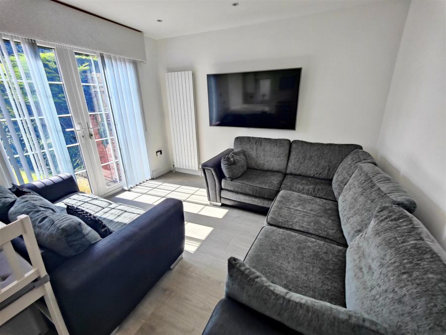 15 Alexandra Gardens