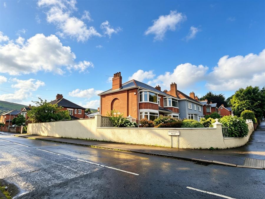 556 Crumlin Road
