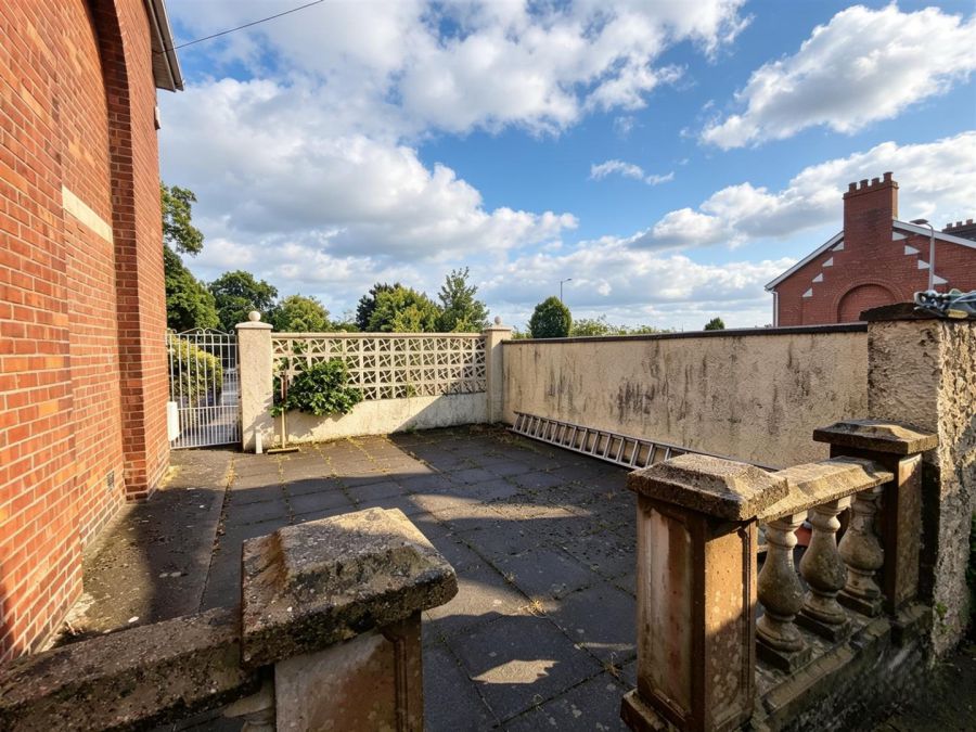 556 Crumlin Road