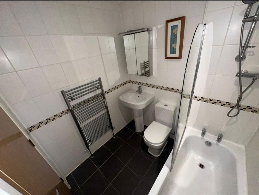Flat 2, 10 Brookhill Avenue Flat 2, 10 Brookhill Avenue