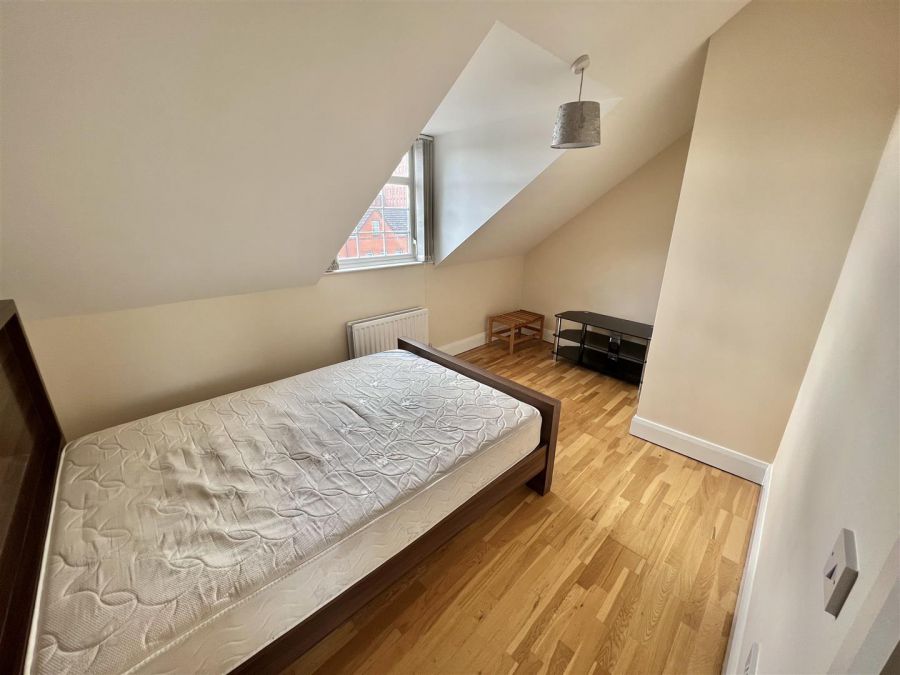 Apt 1, 106 York Road