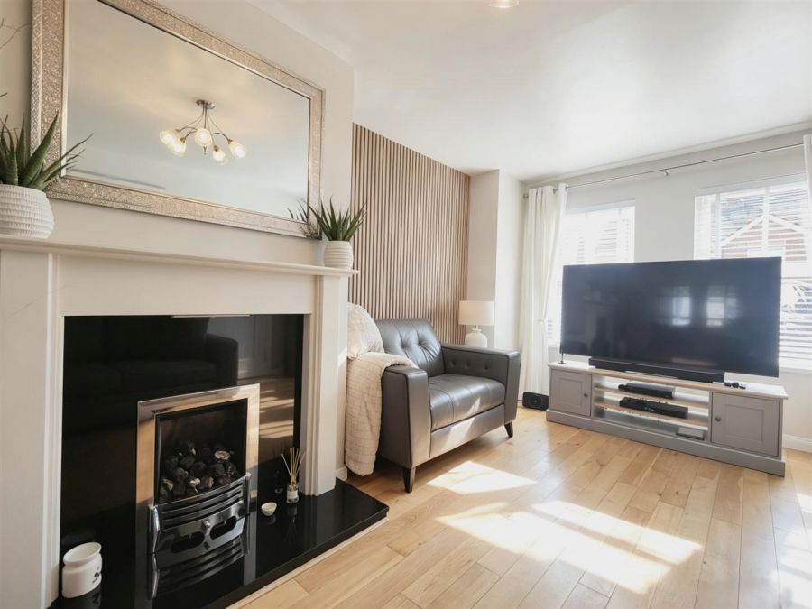 15 Wolfhill Manor