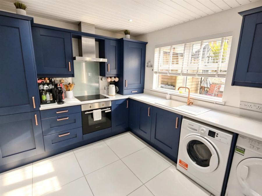 15 Wolfhill Manor