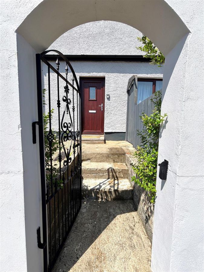 9 Prestwick Drive