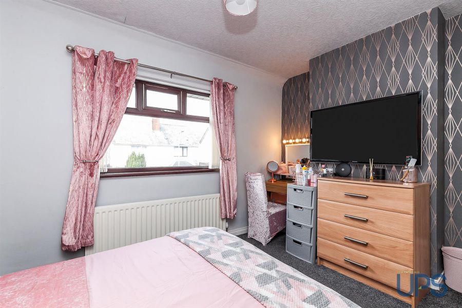 81 Joanmount Gardens