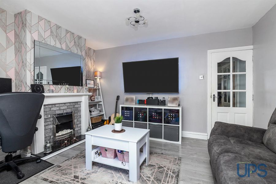 81 Joanmount Gardens