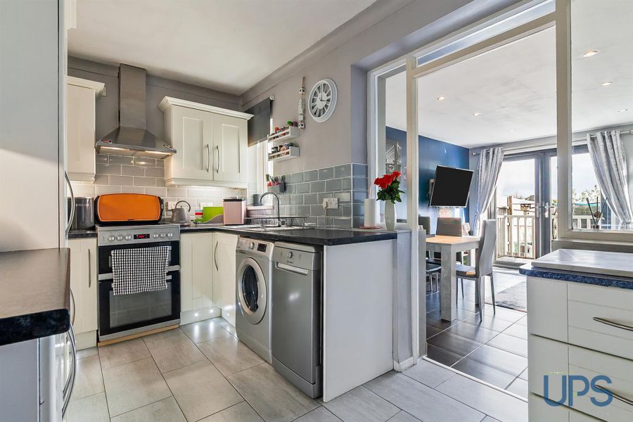 81 Joanmount Gardens