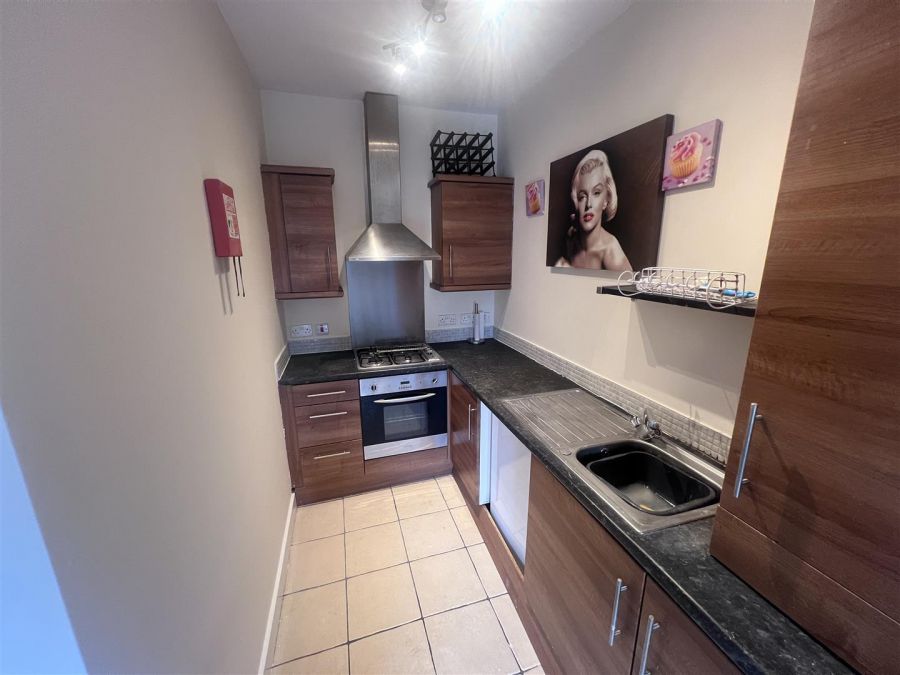 Apt 3, 11 Jubilee Avenue