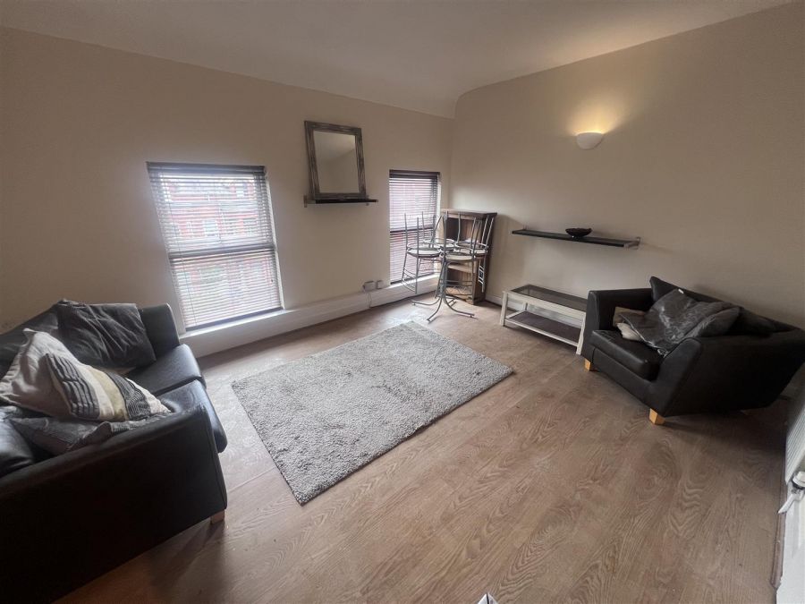 Apt 3, 11 Jubilee Avenue