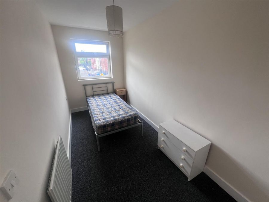 Apt 3, 11 Jubilee Avenue