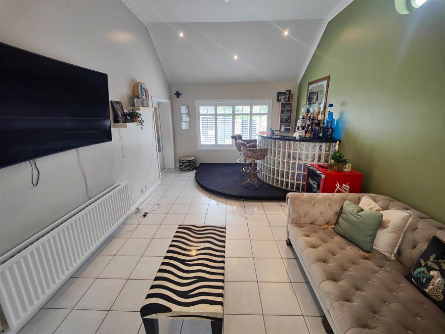 5 Brucevale Park